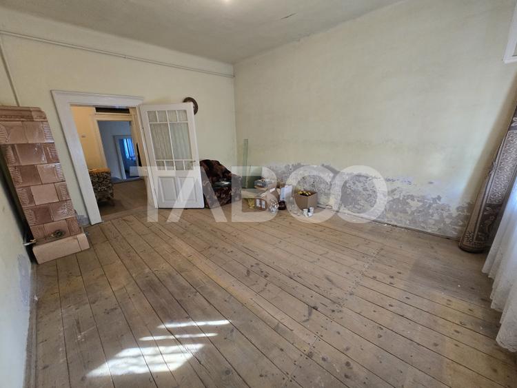 Casa tip duplex de vanzare la curte comuna pivnita in Piata Cluj Sibiu