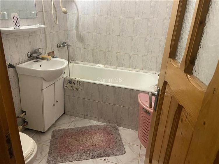 Apartament 3 camere , zona cartier Sud , 52 mp , decomandat ,mobilat - 12