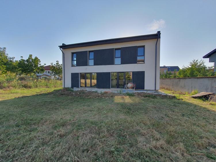 Casa Corbeanca de vanzare, pereți dubli, vecinătăți exclusiviste