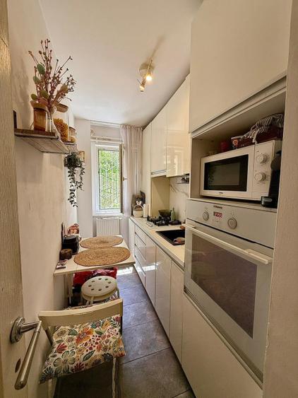 Apartament 3 camere semidecomandat, 57 mp, zona Craiovita-Noua