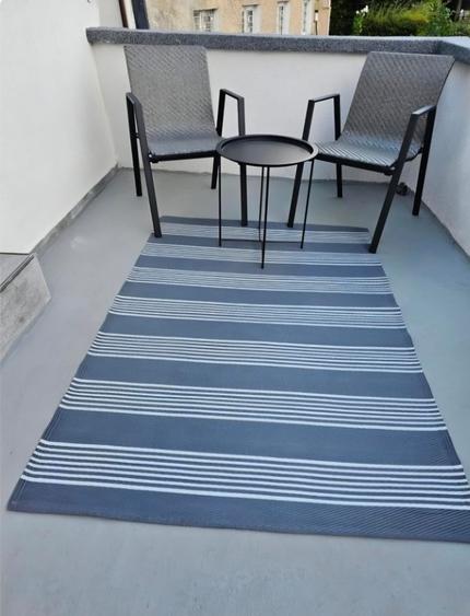 Vand apartament 2 camere renovat la 5 minute de Centrul Istoric