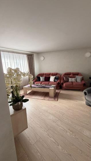 Apartament 5 camere George Enescu de vânzare