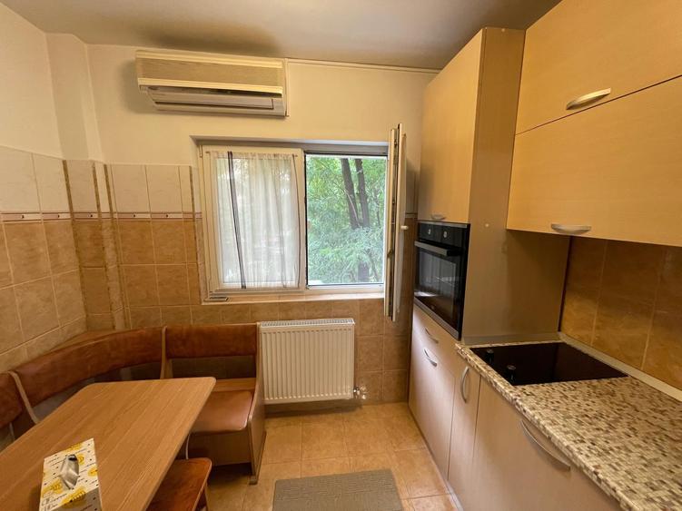 Tineretului, garsoniera, LOC PARCARE, 7 min metrou, bloc anvelopat
