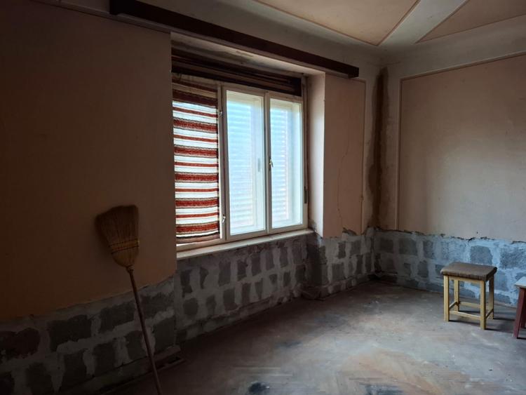 Casa  4 camere  Strada V.Lucaciu colt  cu I.L. Caragiale in Nădlac