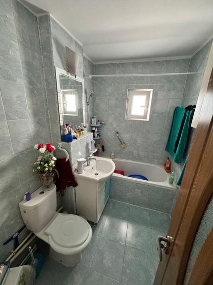 Apartament 4 camere decomandat CET
