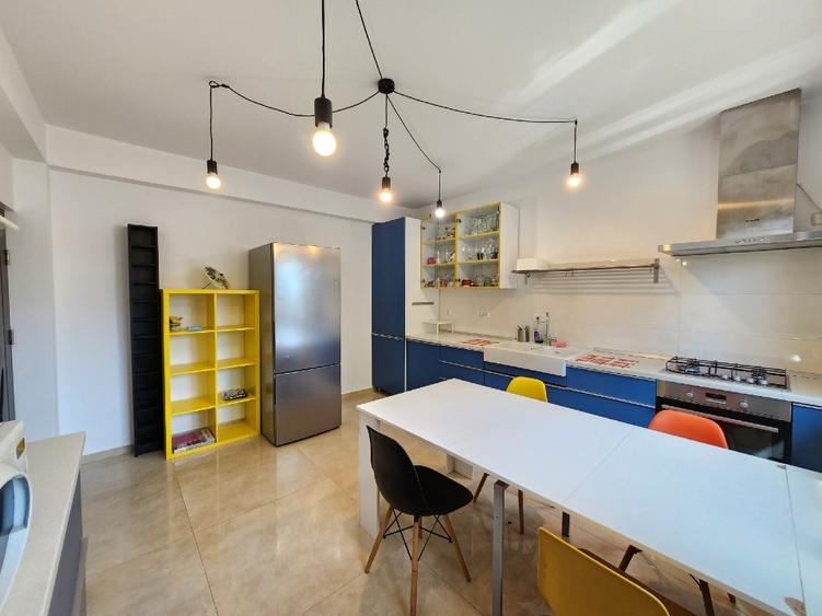 Vilă duplex 5 camere, mobilată partial, curte proprie - Dobroești