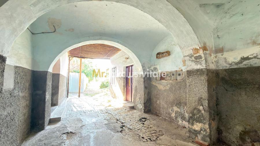 Apartament in Casă 2 camere Teren 100 mp / Str. 1 Dec. 1918 - Carei