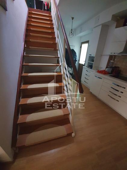 Apartament pe 4 camere, renovat complet la curte comuna in Balcescu