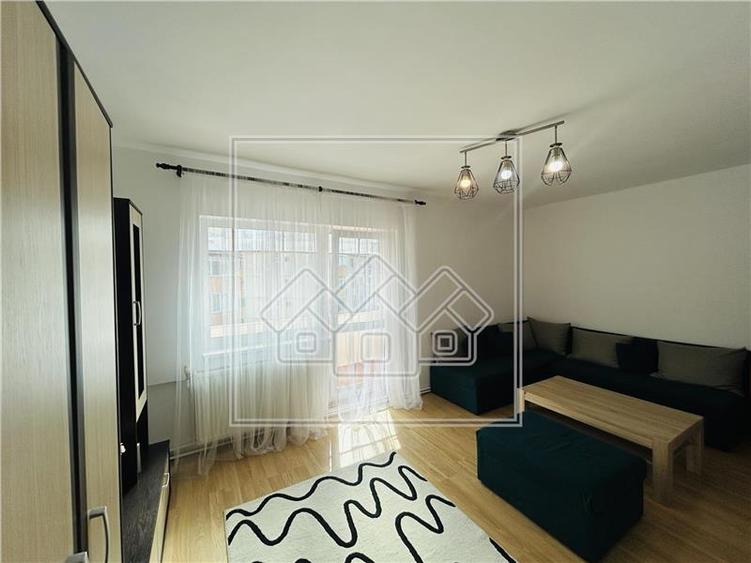 Ap decomandat, 3 camere, 2 bai, 2 balcoane - Zona Turnisor