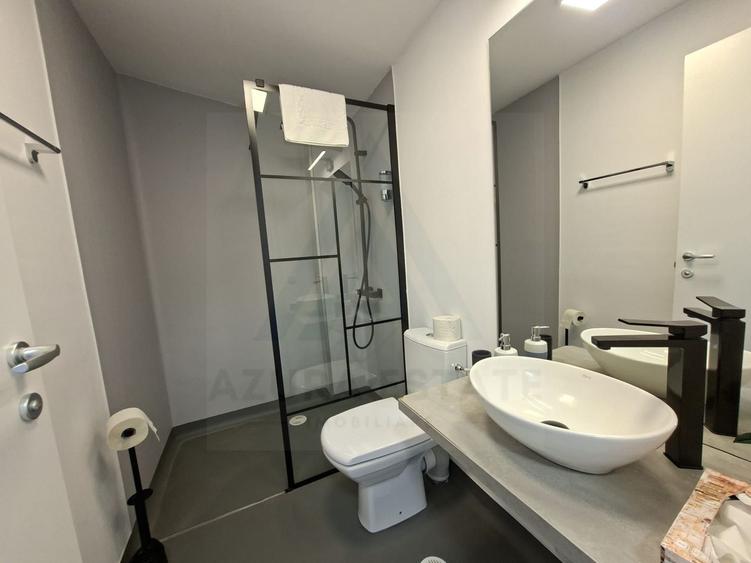 Pensiune 600 mp an 2023 si casa 130 mp teren 4600 mp zona V. Avrigului