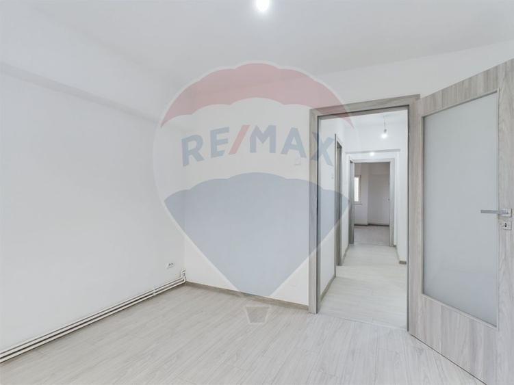 Apartament cu 4 camere de închiriat în zona Centrul Civic