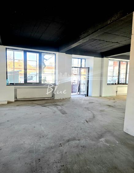 Clădire modernă cu regim D+P+3, situată în zona Faleza Nord