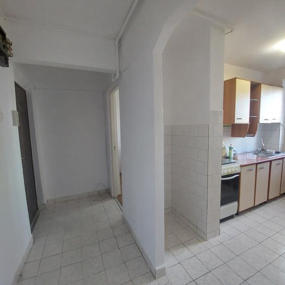 Vand apartament 3 camere