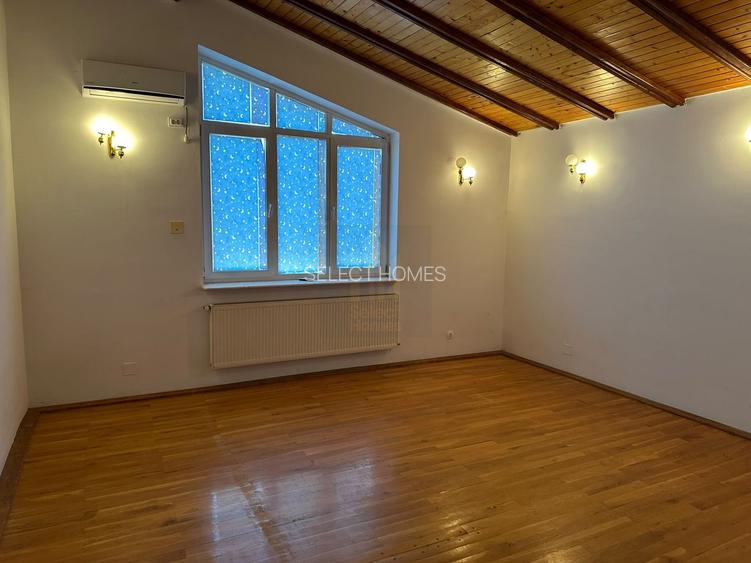 Vila 10 Camere 600mp Teren 1775 mp de Vanzare *Iancu Nicolae*