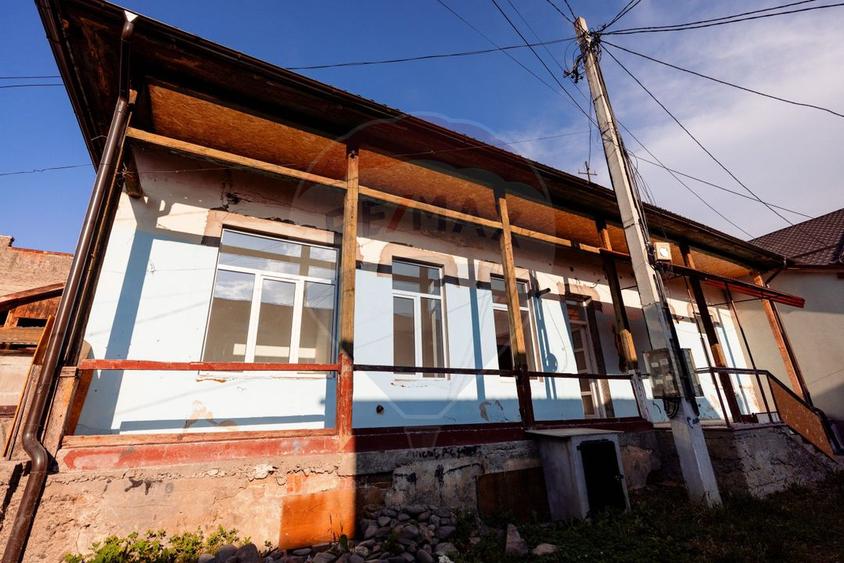Casă / Vilă cu 3 camere în zona Centrală, strada Gheorghe Doja!
