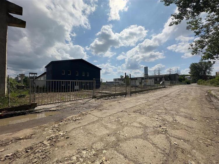 Teren/ platforma de inchiriat de la 500mp la 3000mp, zona Vama Iasi si Kaufland
