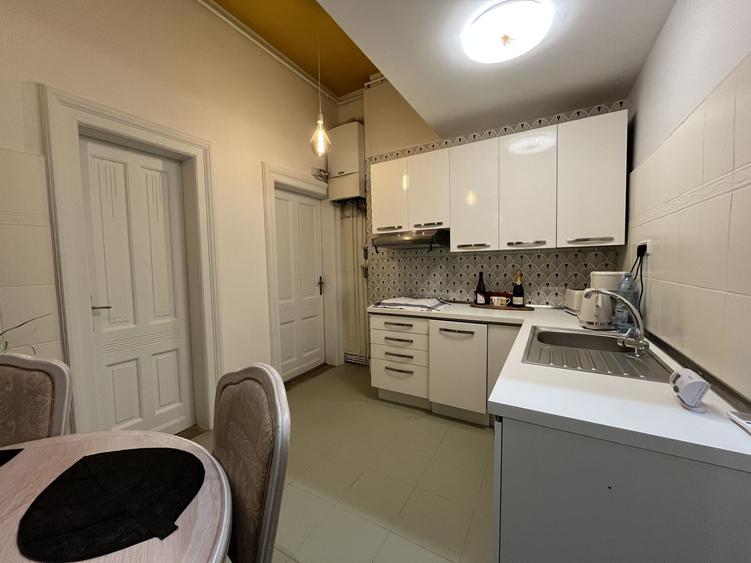 Apartament 4 camere - zona Sinaia