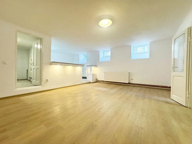 Apartament la demisol 60 mp utili - Str Einstein - Central