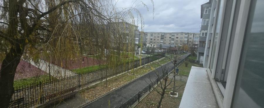 Apartament 3 camere 2 bai si 2 balcoane, Rovinari