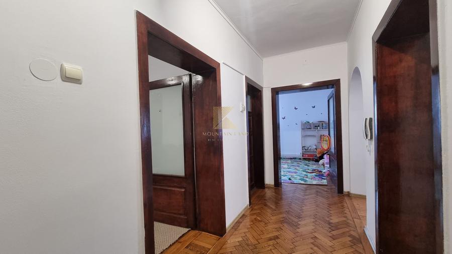Spatiu comercial pretabil multiple destinatii, Florilor Brasov
