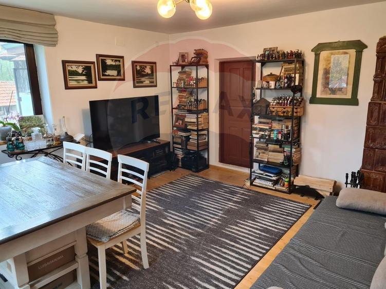 Vanzare casa 4 camere-microferma, cu panouri fotovoltaice