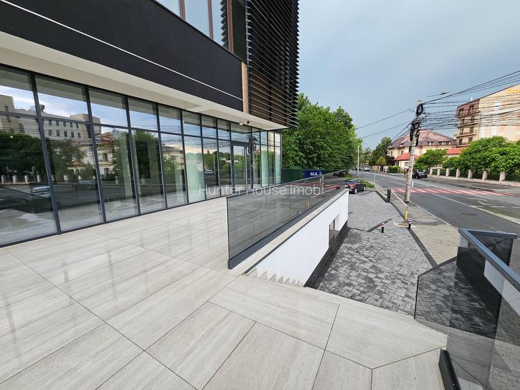 SPAȚII PREMIUM DE ÎNCHIRIAT – STR. BREȘTEI NR. 25, CRAIOVA – ZONA CENTRALĂ - 2
