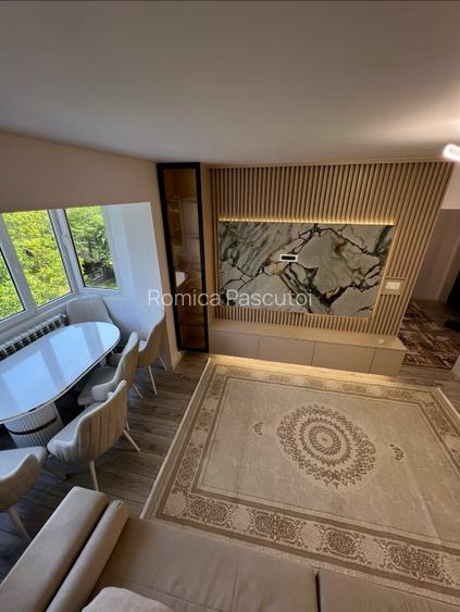 Se inchiriaza Apartament 3 camere zona ultracentralã etaj intermediar - 4