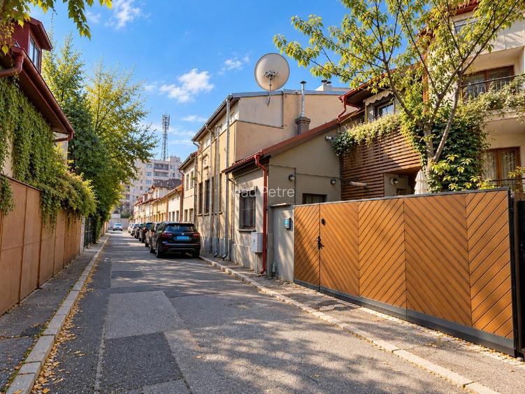 Proprietar | Vila | Ultracentral Calea Plevnei / Știrbei Vodă | Curte 2 parcari - 15