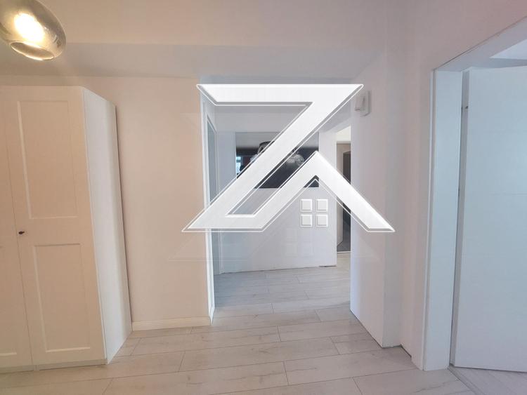 Central! Închiriez apartament 3 camere – modern, 2011