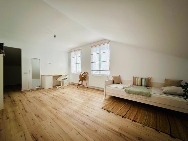 Casă de vânzare 5 camere - individuală | 400 mp | La cheie | Berceni - Zonă Nouă