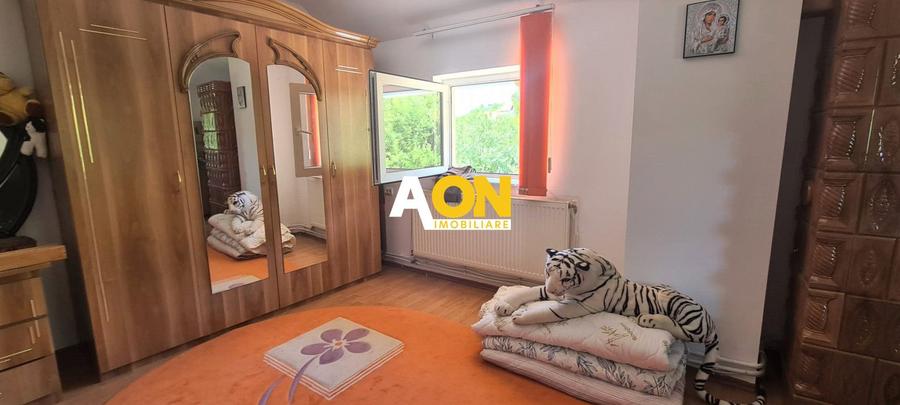 Vila pretabila pensiune + restaurant, 10 camere, 1000MP teren