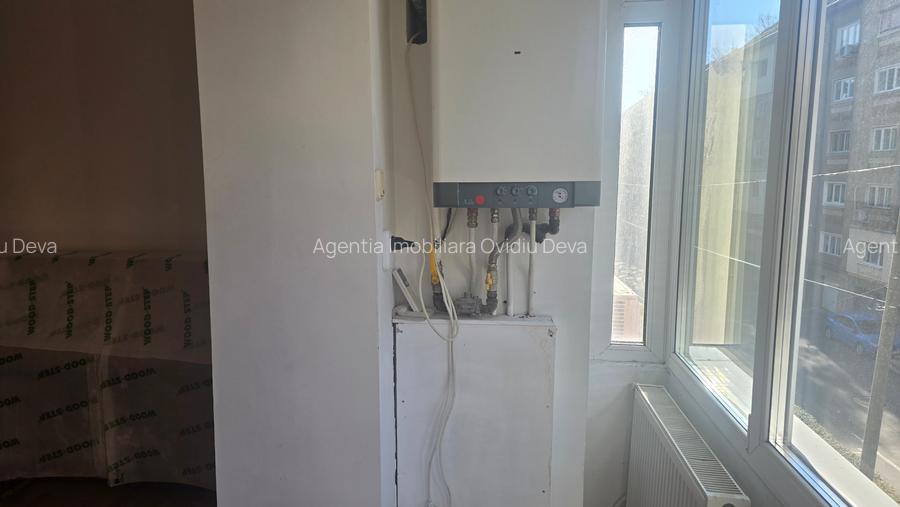 Vand apartament de 3 camere in Deva, Imp.Traian, etaj 2 - 3
