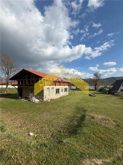 Cabana din piatra de codru si busteni pe Clisura Dunarii, Caraș-Severin - 23