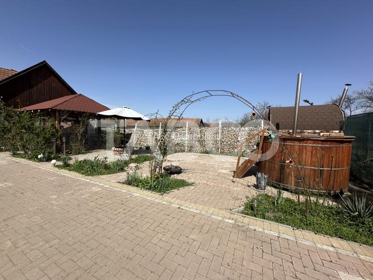 Casa de vanzare 5 camere zona barbeque  salon de evenimete ciubar - 34