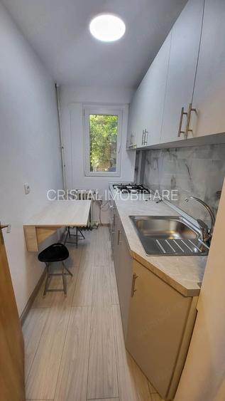Apartament 3 camere Lujerului-Gorjului, etaj 1, balcon, confort 2 - 4