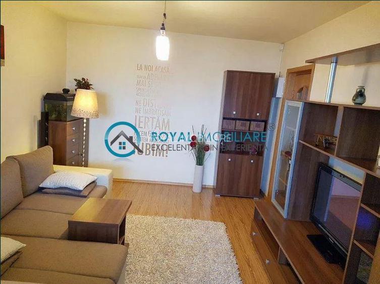 Royal Imobiliare - Vanzare apartament 2 camere zona Piata Mihai Viteazu - 2