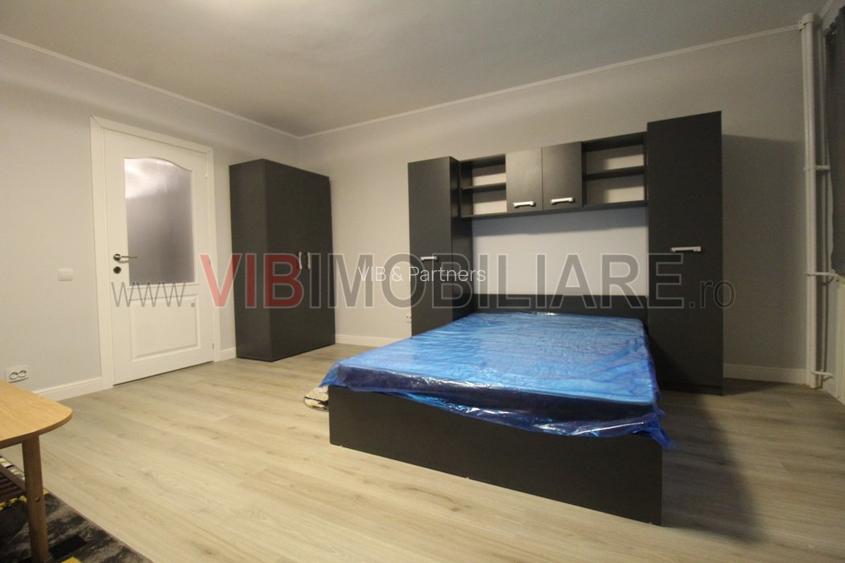 Piata Alba Iulia - Decebal - studio prima inchiriere - vedere bulevard - 2