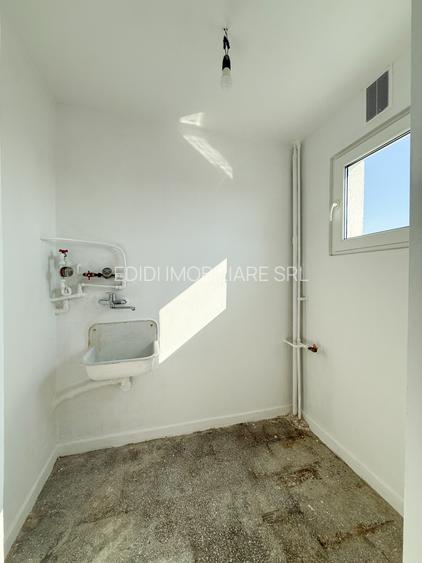 Vanzare Garsoniera Metrou Parc Drumul Taberei, Piata Moghioros - 6