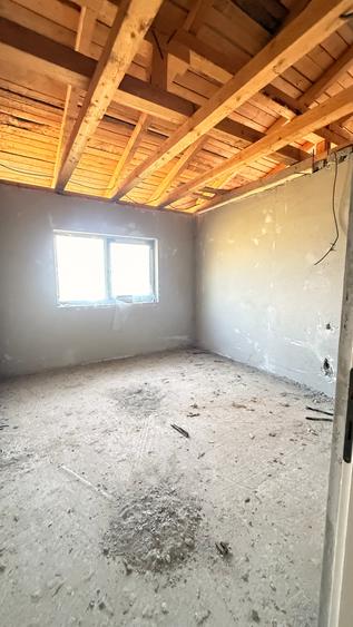 ZONA CASTEL TRANSILVANIA -str. VRANCEI -casa parter la rosu cu teren 1678mp!