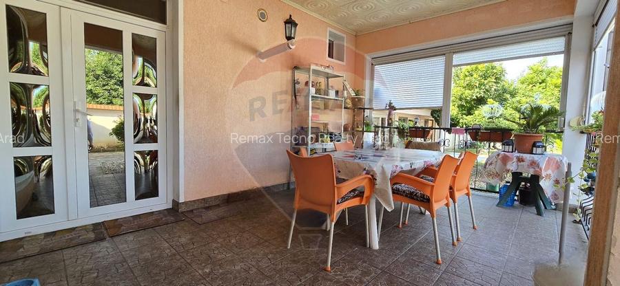 Casă cu etaj deosebită în Chișineu-Criș – un cămin creat cu suflet - 16