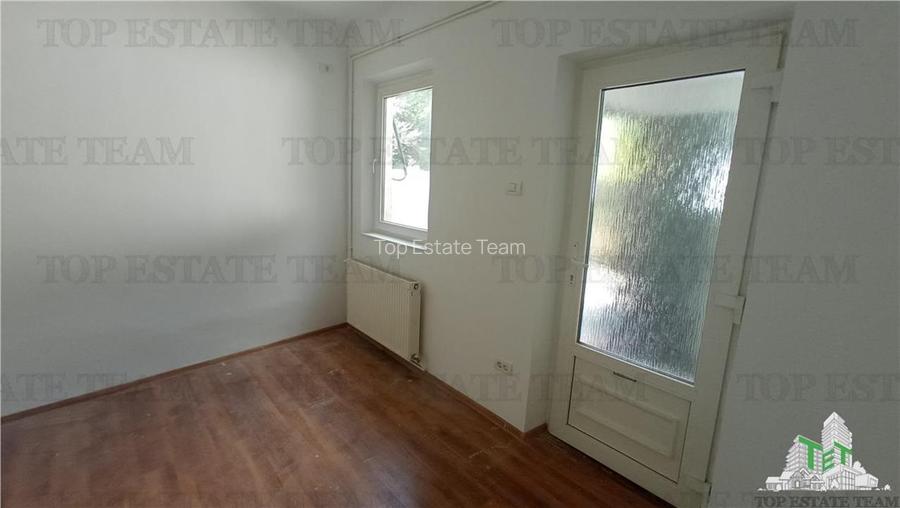 Casa cu potential investitional, de vanzare in zona Tei - 2