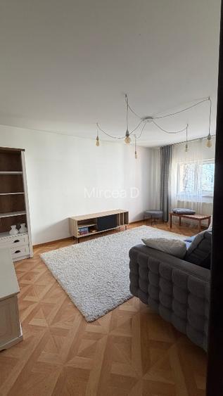 Apartament in Obcini de vanzare  3 camere decomandat  - 4