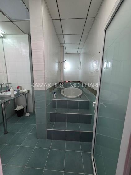 B-ul Magheru, 10 minute metrou Piata Romana, in blocul cu cinema Patria - 2