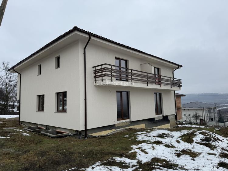 Unitate duplex de vanzare 200mp si teren 350m in Apahida Str.Tudor Vladimirescu  - 2