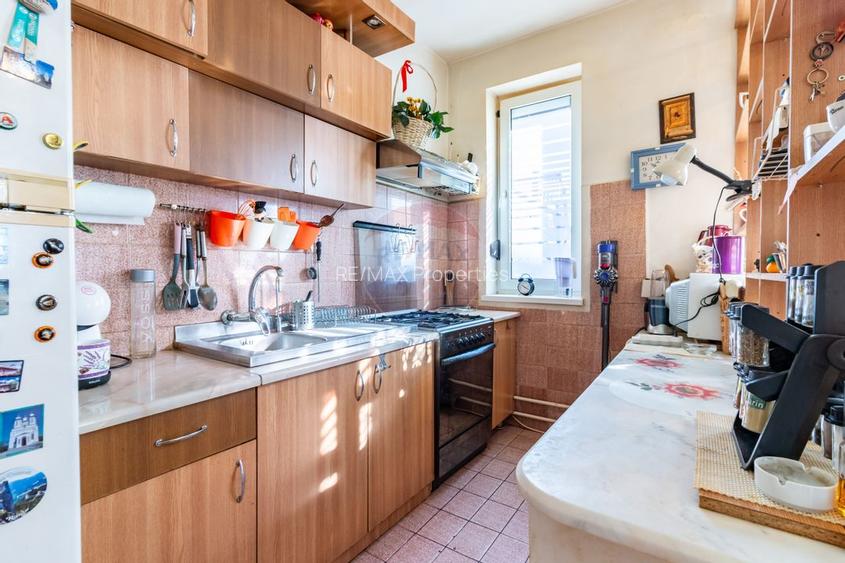 Casă / Vilă cu 4 camere de vânzare în zona Giulesti Sarbi - 9