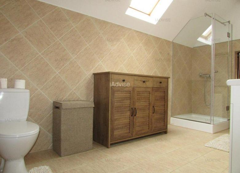 Casa superba utilata mobilata Rasnov, pretabila si pentru doua familii - 12