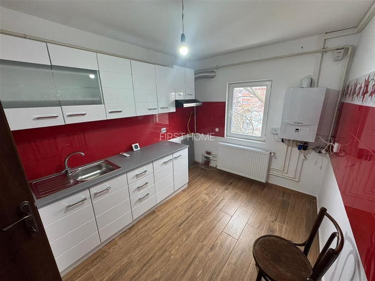 Ap 2 cam, 60 mp utili, et 2/3, hol patrat logie si balcon,renovat ! - 2