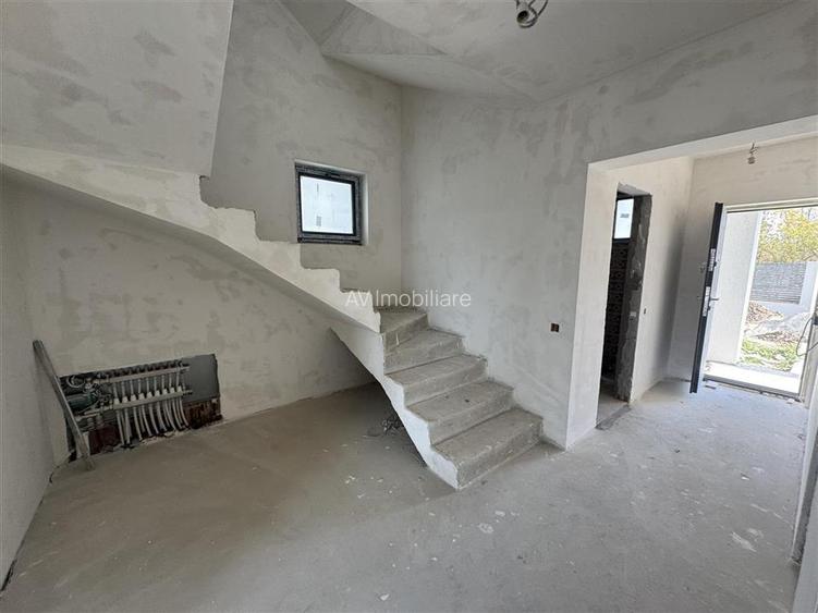 VILA BRAGADIRU TOATE UTILITATILE PRELUNGIREA GHENCEA -ALUNULUI CIRESARI - 3