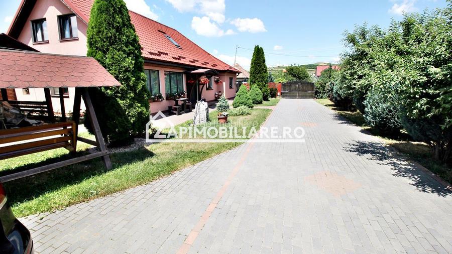 Casa 5 camere, 250 mp,3 băi,2.500mp teren,  0% comision - 9