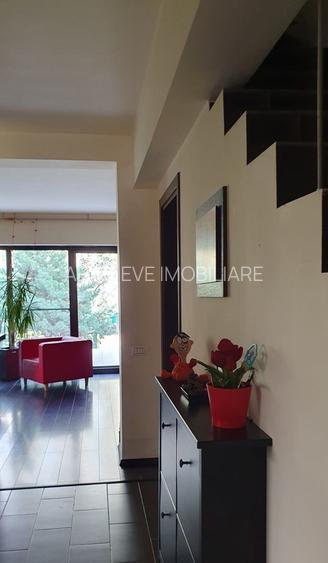 Sect 1, Bucuresti-Vila langa padurea Baneasa, zona Liceul Francez/COMISION 0 - 3